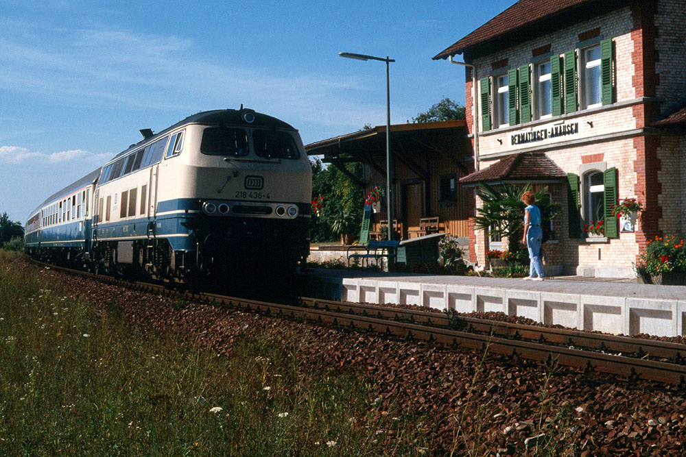 https://www.eisenbahnfotograf.de/datei/August 1986/1220232 DB 218436 Bermatingen 7.8.86.jpg